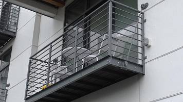 Слайд 3 Новая услуга от компании «Окна Компас — декоративная отделка балконов и лоджий!»