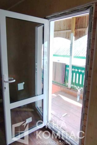 Фото объекта Установка входной двери из алюминиевого профиля в Лукояново