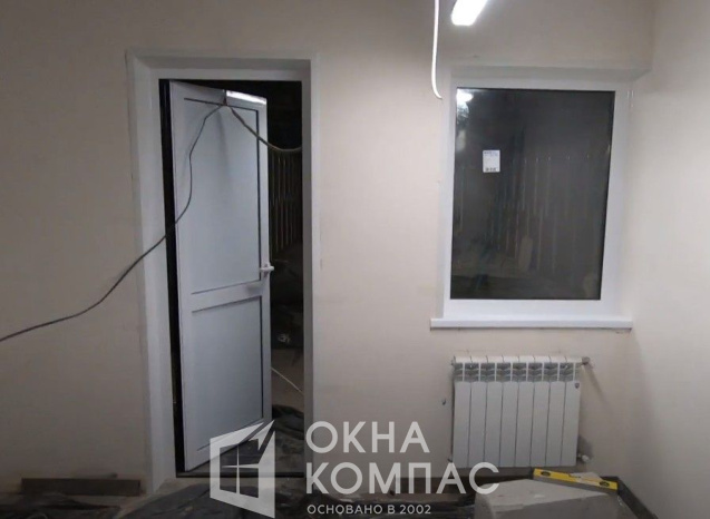 Фото объекта Установка 2 алюминиевые двери в ламинате в частном доме.