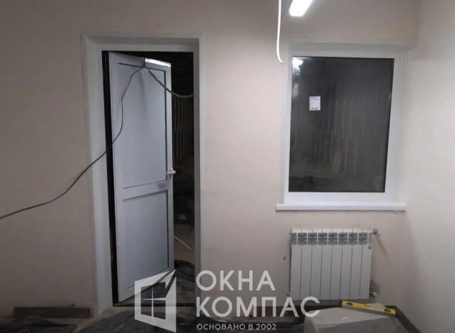 Фото объекта Установка 2 алюминиевые двери в ламинате в частном доме.